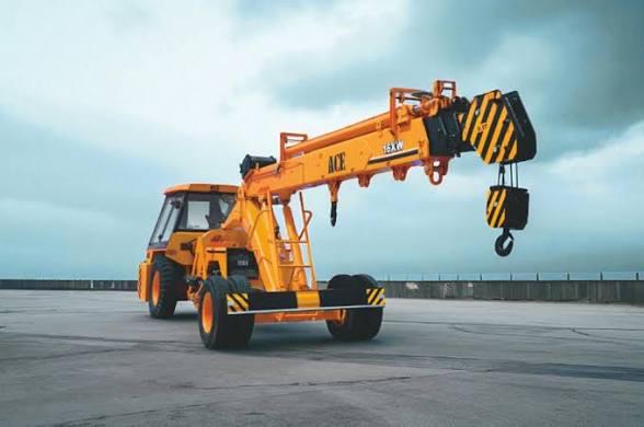 Crane rental in Material handling equipment category